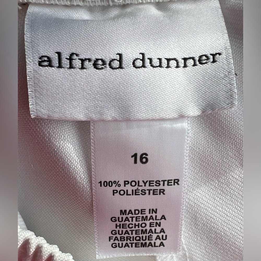Alfred Dunner Straight Leg White Trousers-Size 16 - Picture 3 of 3